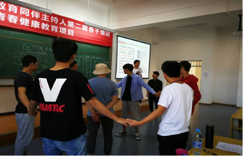昆明市计生协开展青春健康知识讲座687