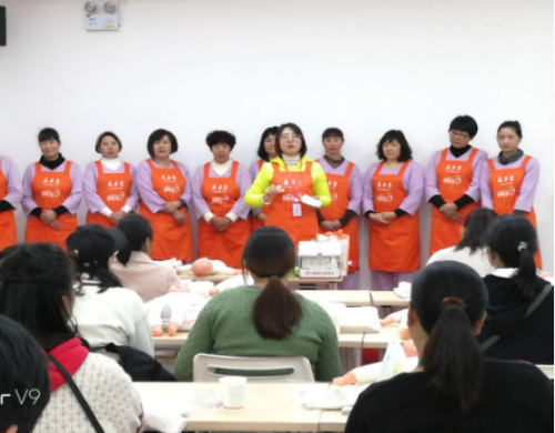 五华区开展孕妇育婴知识讲座147