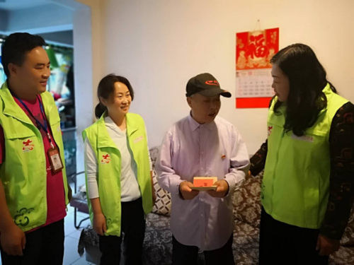 昆明市计生协开展慰问送温暖活动323