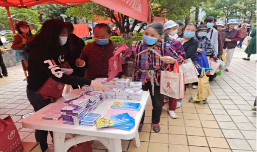 昆明市五华区黑林铺街道计生协开展“5.29会员活动日”宣传服务活动313
