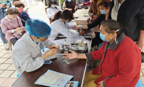 昆明市五华区黑林铺街道计生协开展“5.29会员活动日”宣传服务活动332