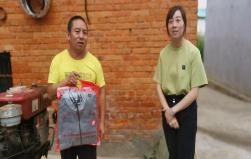 宜良县老龄事业发展促进会到马街镇开展关爱失能老人活动292