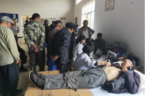 昆明市呈贡区白龙潭社区计生协为268名老人义务健康体检234 昆明市呈贡区白龙潭社区计生协为268名老人义务健康体检234