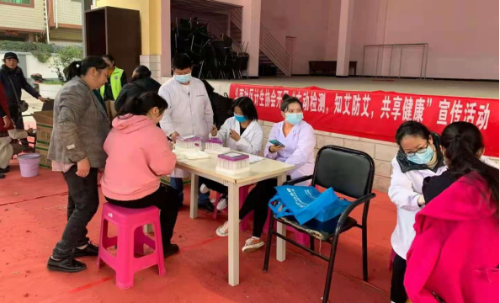昆明市呈贡区斗南社区计生协开展流动人口防艾宣传活动98