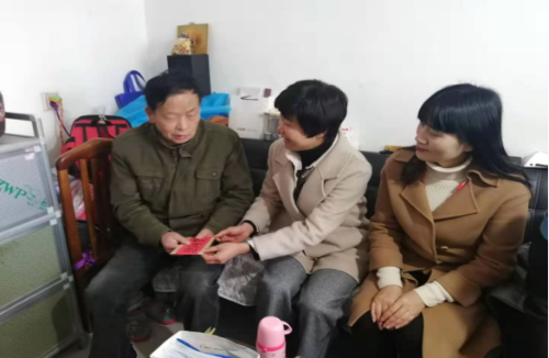 昆明市盘龙区计生协开展春节前关爱慰问活动225