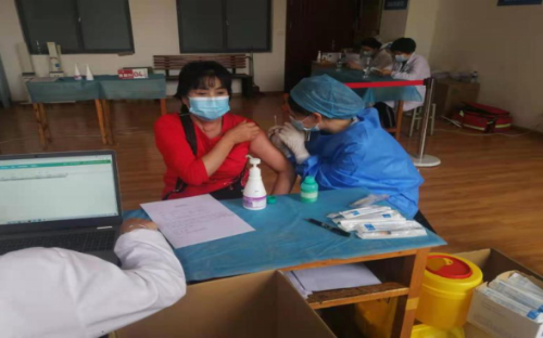 昆明市盘龙区青云街道计生协组织计生特殊家庭接种新冠疫苗220 昆明市盘龙区青云街道计生协组织计生特殊家庭接种新冠疫苗220