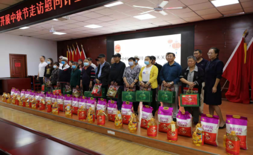 昆明市计生协开展中秋关爱计生特殊困难家庭活动138