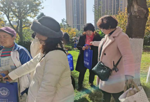 昆明市官渡区小板桥街道计生协开展流动人口计划生育宣传活动251 昆明市官渡区小板桥街道计生协开展流动人口计划生育宣传活动251