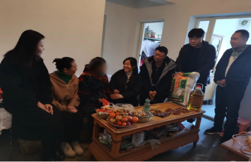 东川区计生协开展慰问活动